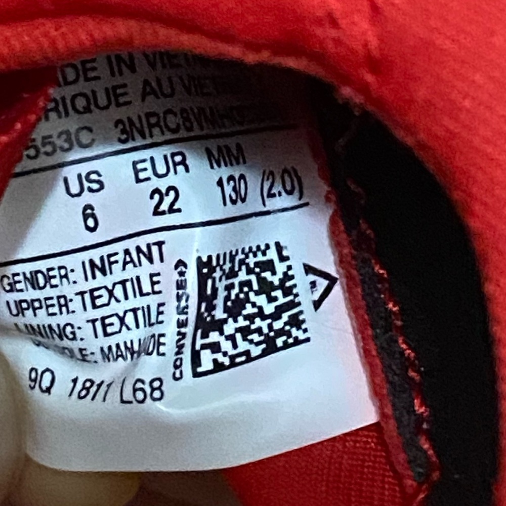 Converse all star toddler sneakers size 6 - Picture 3 of 4